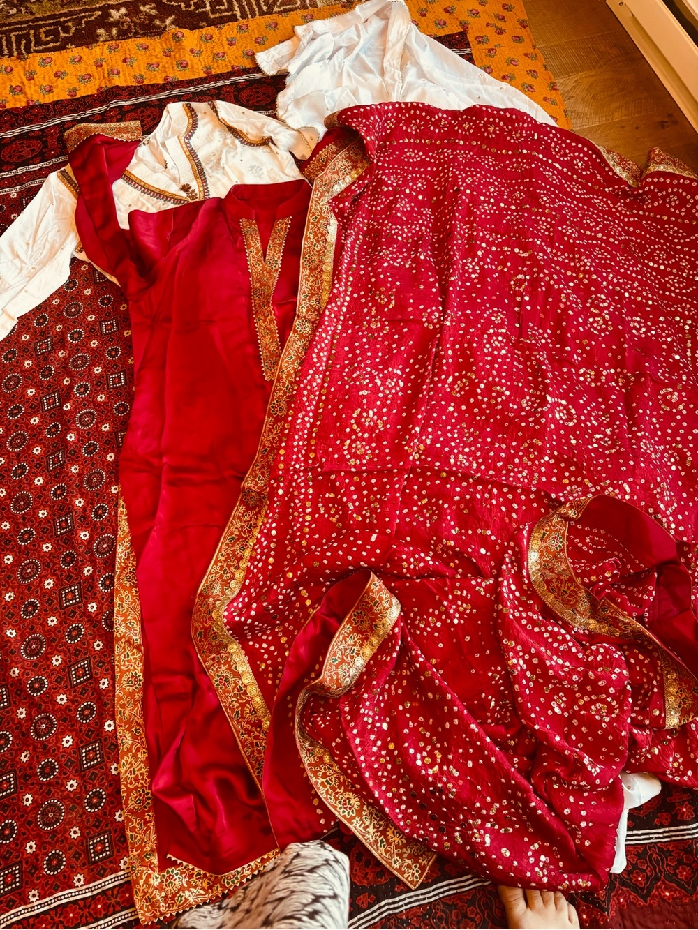 Designer Red Silk Shirt M size with Sequined Bandhni Dupatta party Wedding wear - Picture 3 of 6
